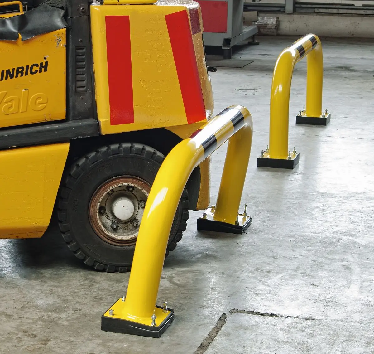 Shock Absorbing Indoor Warehouse Barriers (39Cm High) 1
