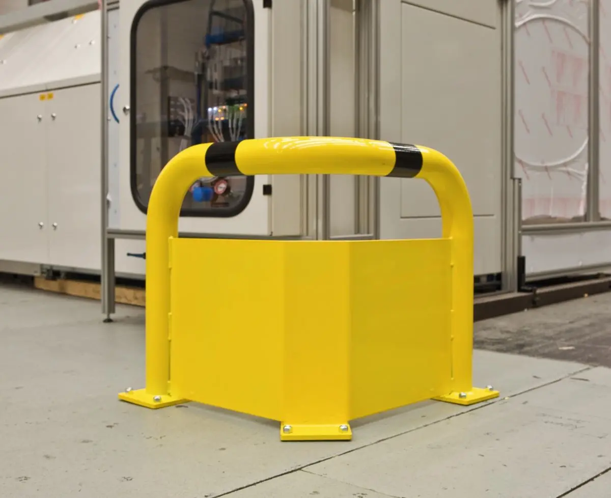 Warehouse Corner Protection Hoops With Under-Guard Plate 1