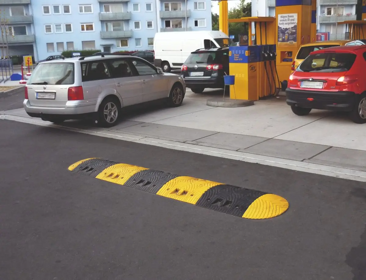 15Mph Modular Speed Bumps - 30Mm Height 1
