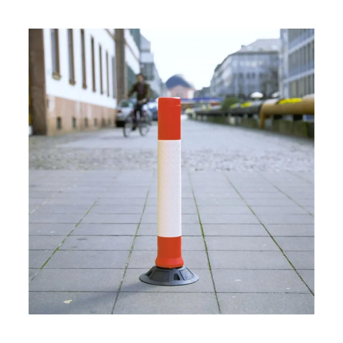 Self-Righting Flexible Traffic Posts 1