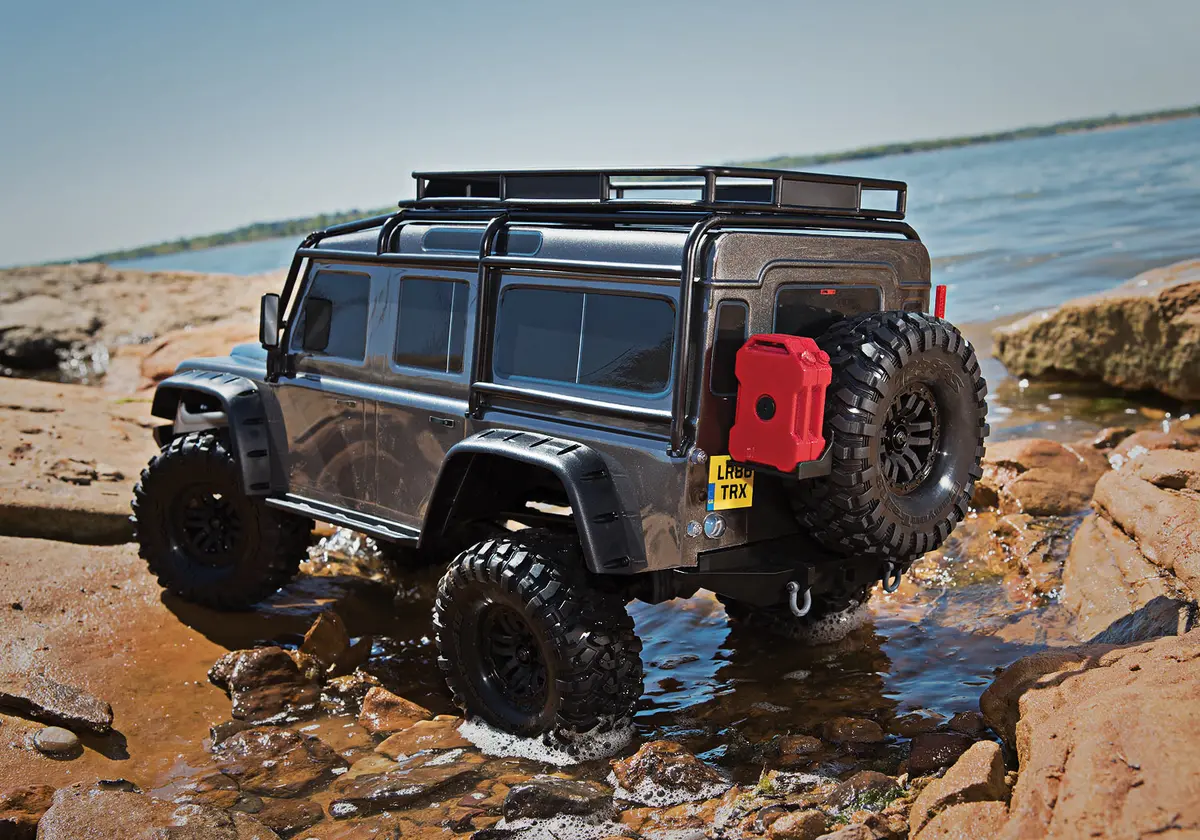 Traxxas Trx-4 Land Rover Defender 1/10 Scale And Trail Crawler (82056-4) 1