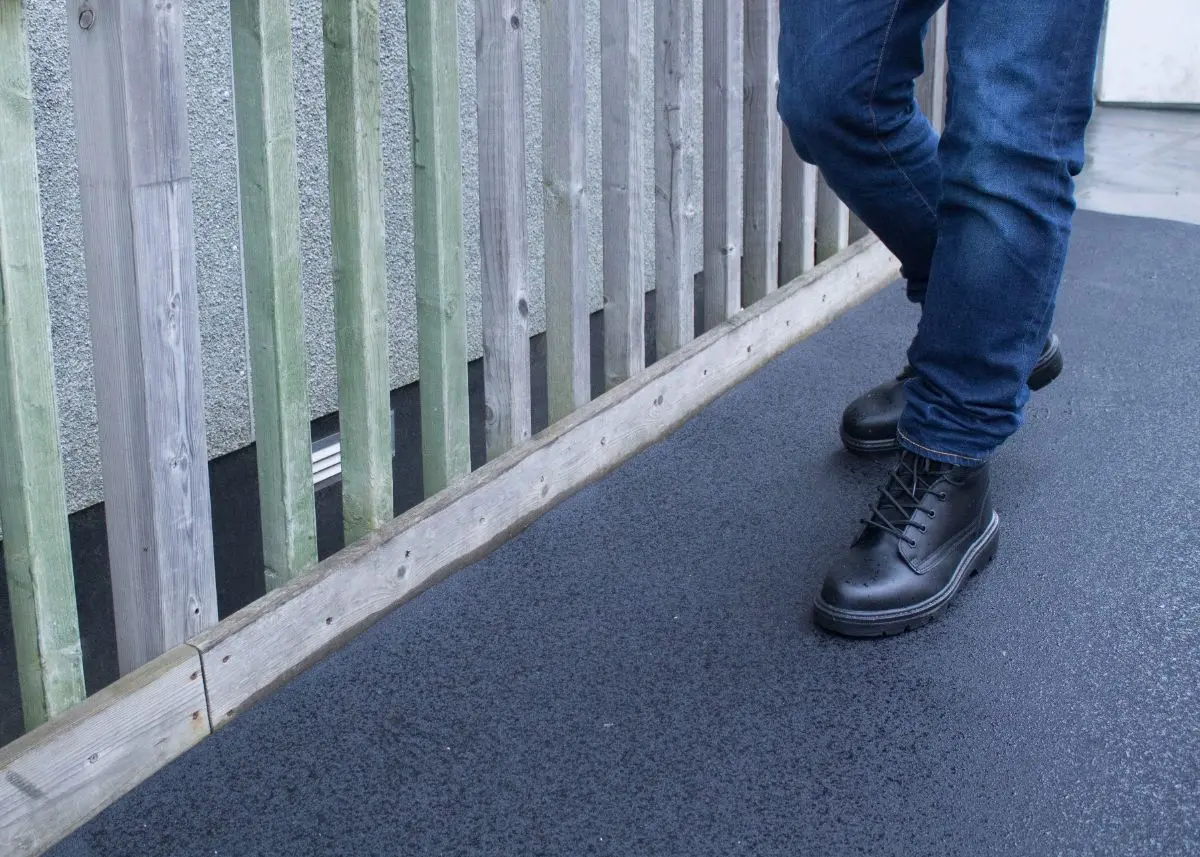 Grit-Foot Anti Slip Walkway Matting Roll 1