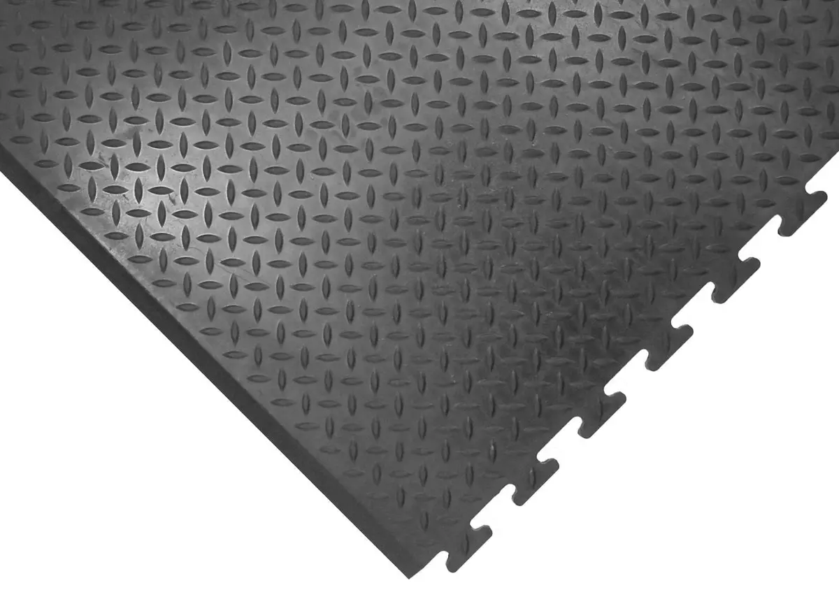 Oil-Safe Interlocking Anti-Fatigue Mat 1