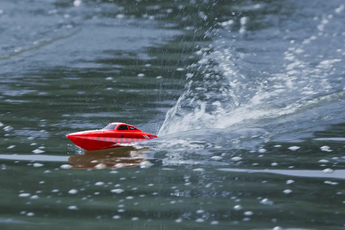 Rage Rc: Lightwave Electric Micro Rtr Boat 1